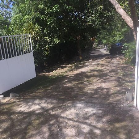 Location Bas De Maison Hotell Sainte-Anne  Exteriör bild
